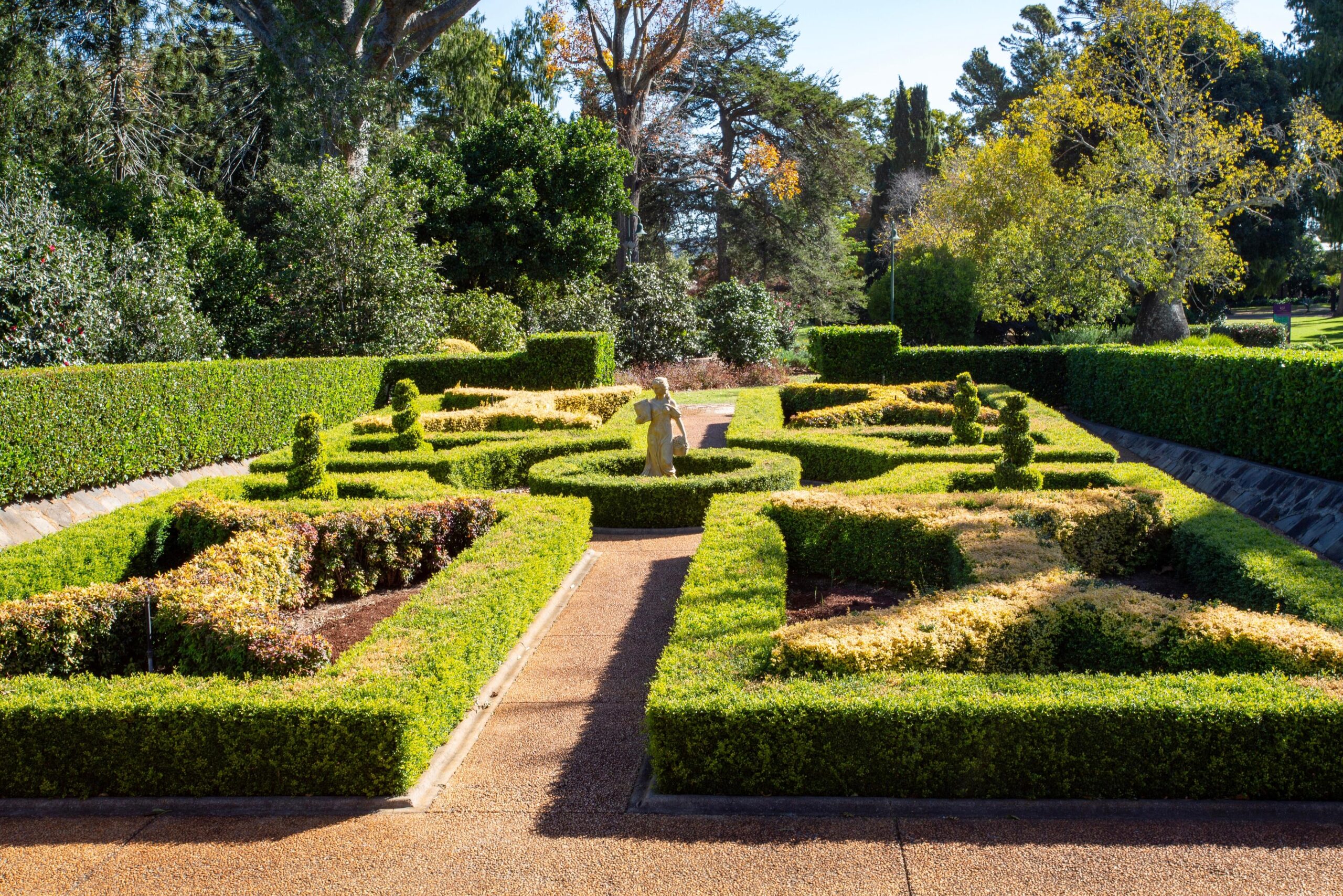 Parterre Paths and Plant Diversity